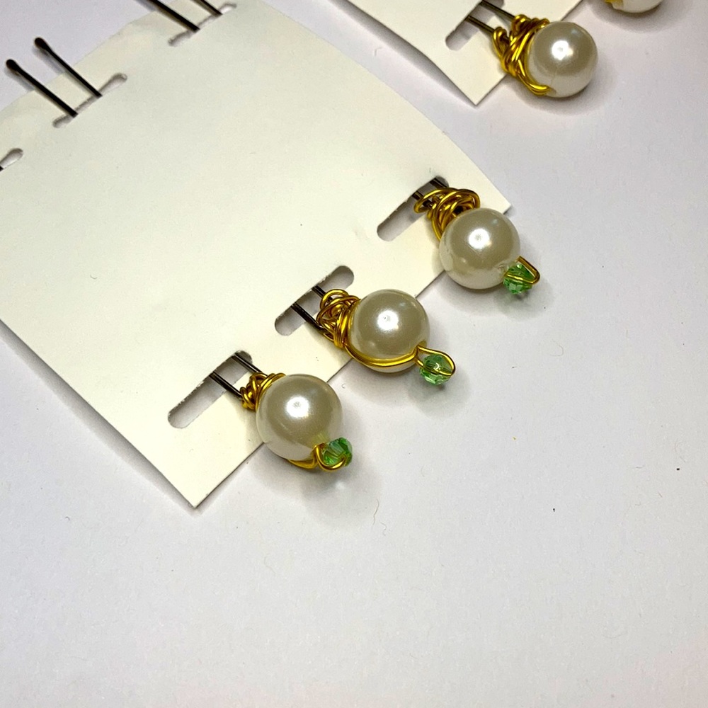 6 Gold and Pearl Bridal Pins (Green)